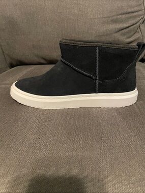 UGG Australia Women's Alameda Mini Boots Black sz 9 #1143786 NEW Bootie Sneakers